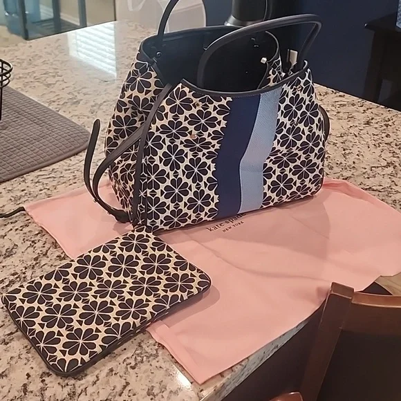 Kate Spade bag - Picture 1 of 8